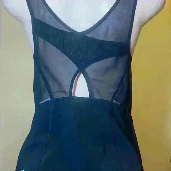 Lululemon Atheistic Top - Picture 4 of 9